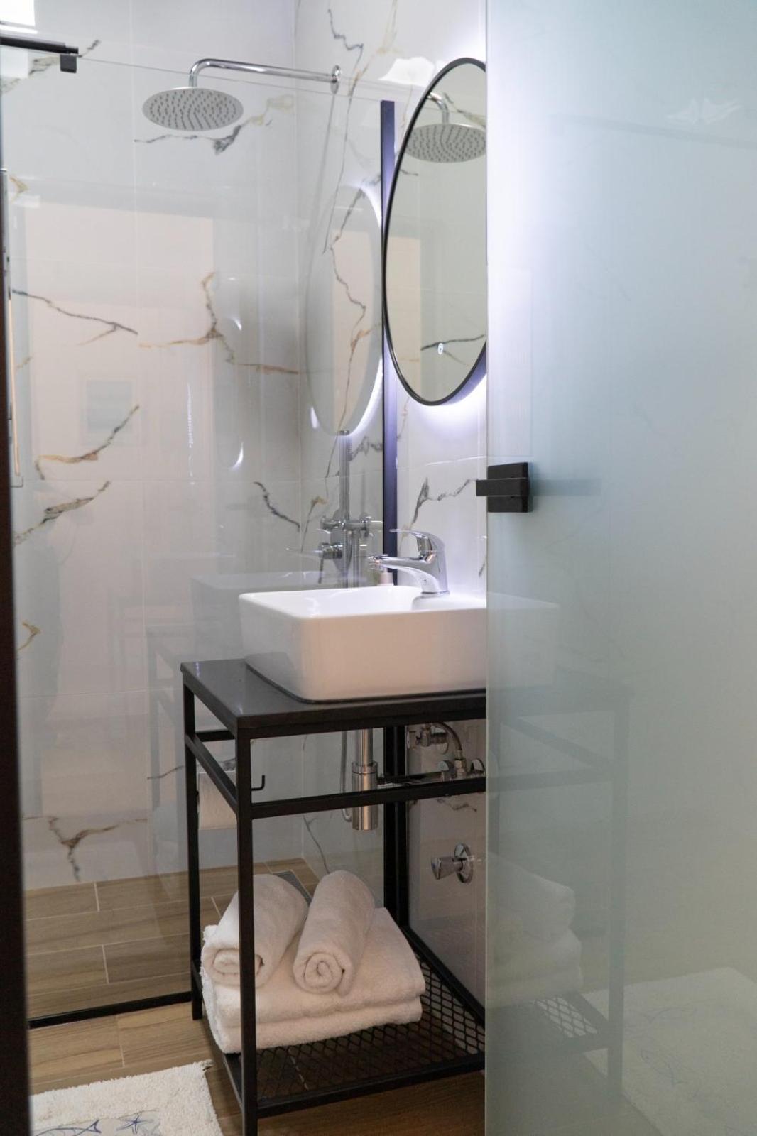 Ostria 2 Apartment Sarande Bagian luar foto